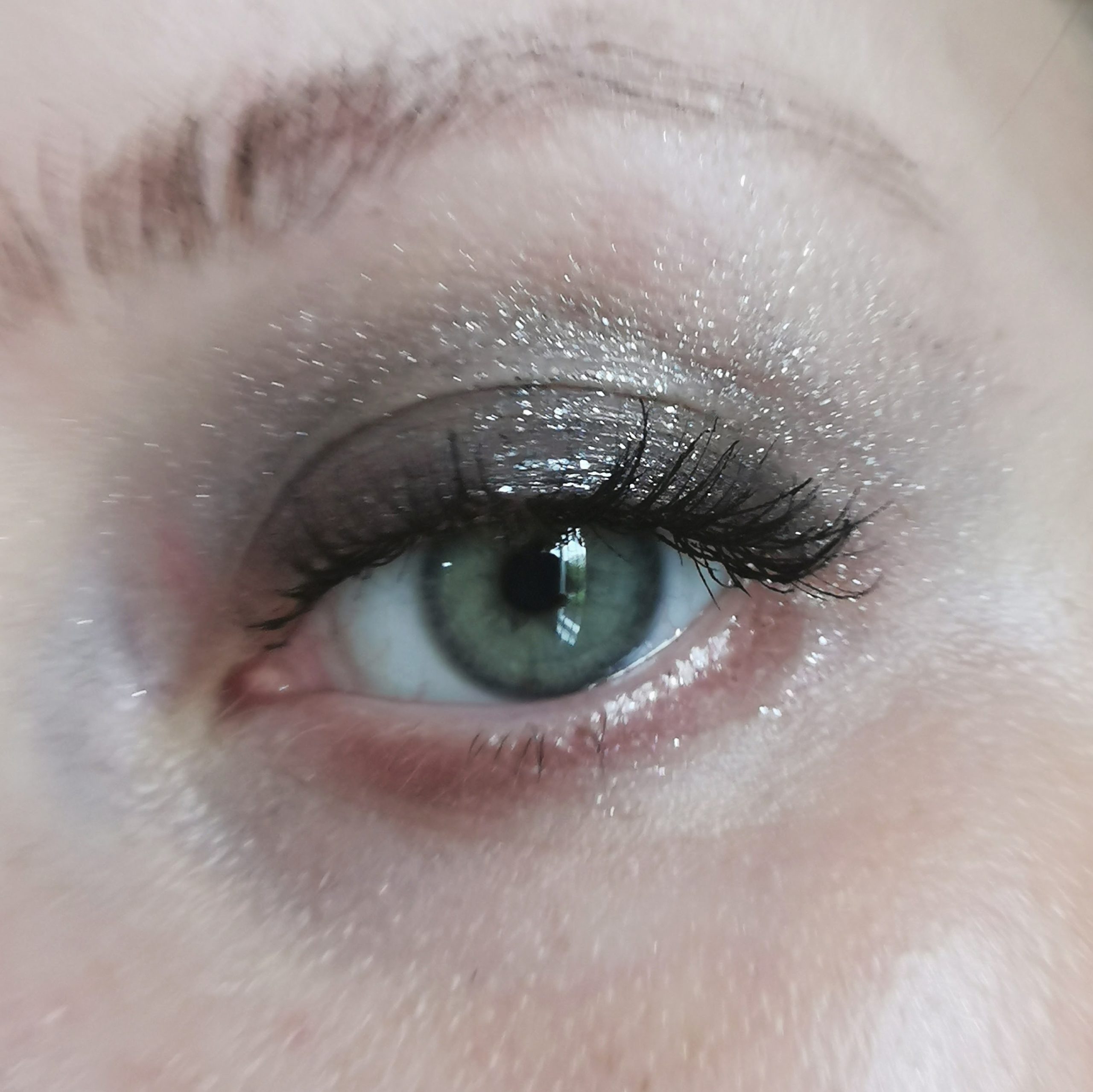 Róen 52 Cool eyeshadow palette reminds me of 70's Disco