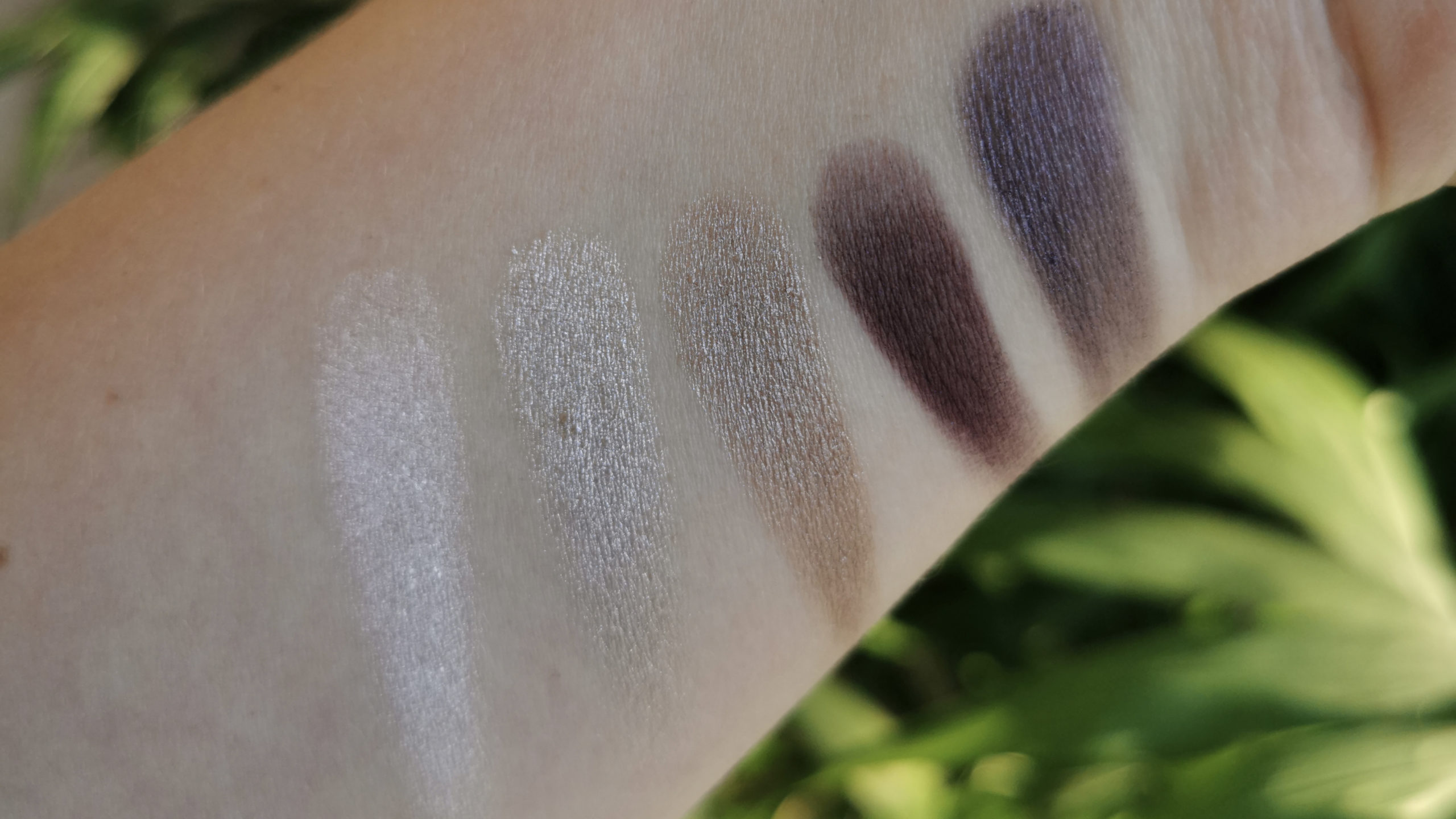 Dior Plum Tulle swatches